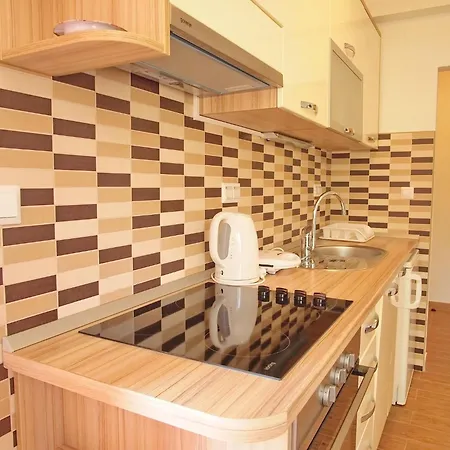 Rea Orebi - 1 Apartman *