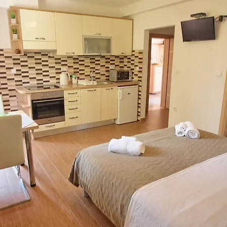 Rea Orebi - 1 Apartman Orebić