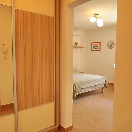Apartment Rea Orebi - 1